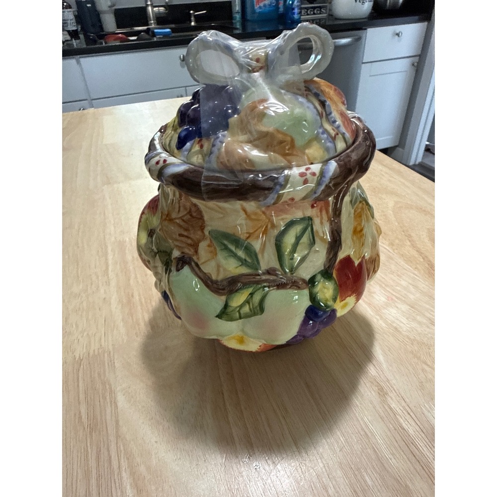 Vintage Ceramic Fruit Basket Cookie Jar 3D Relief Grapes Apples Bow Lid - Picture 2 of 4